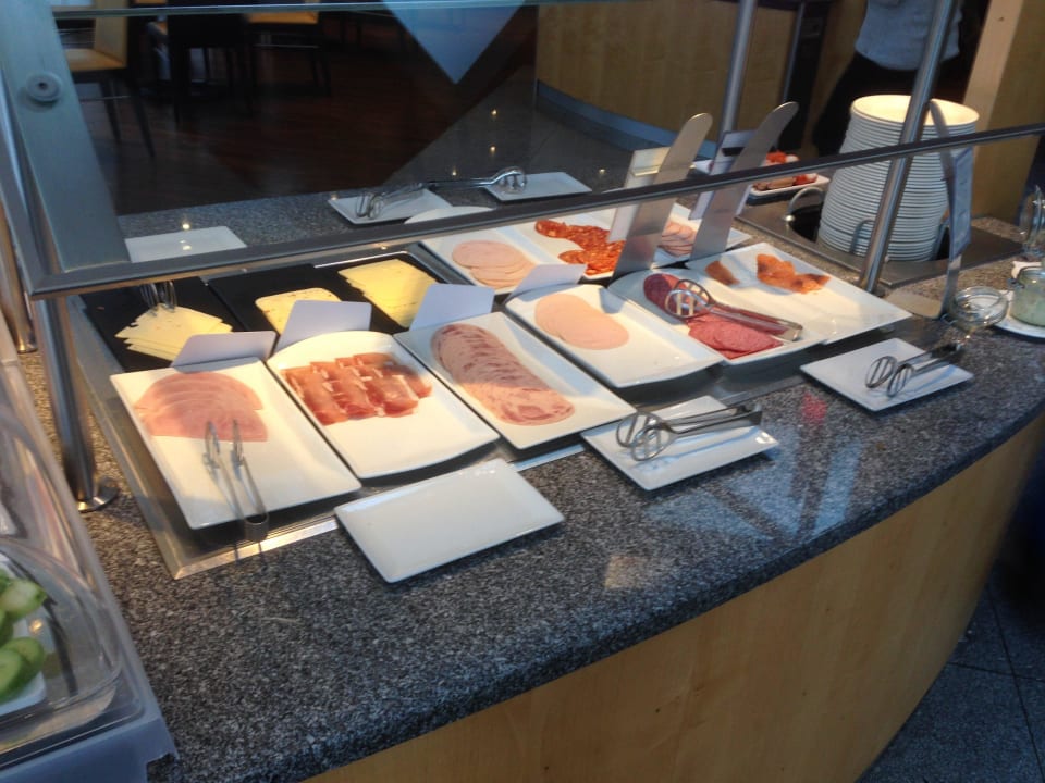 Frühstücksbuffet Hotel NH Leipzig Messe