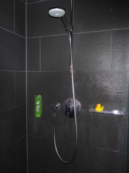 Dusche Mövenpick Hotel Stuttgart Airport