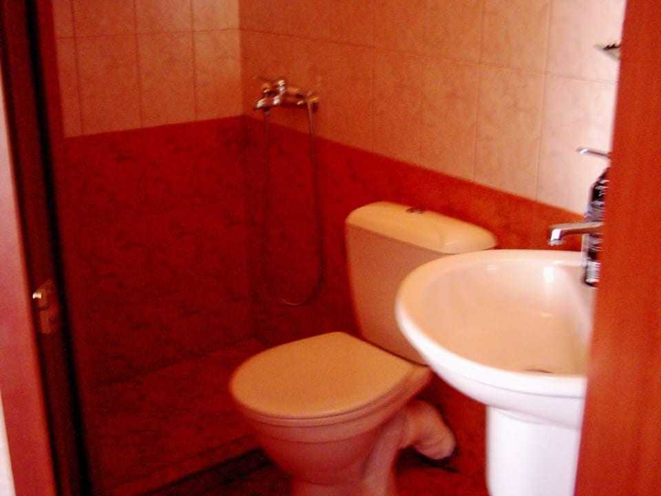 das Bad im Zimmer Hotel Balaton