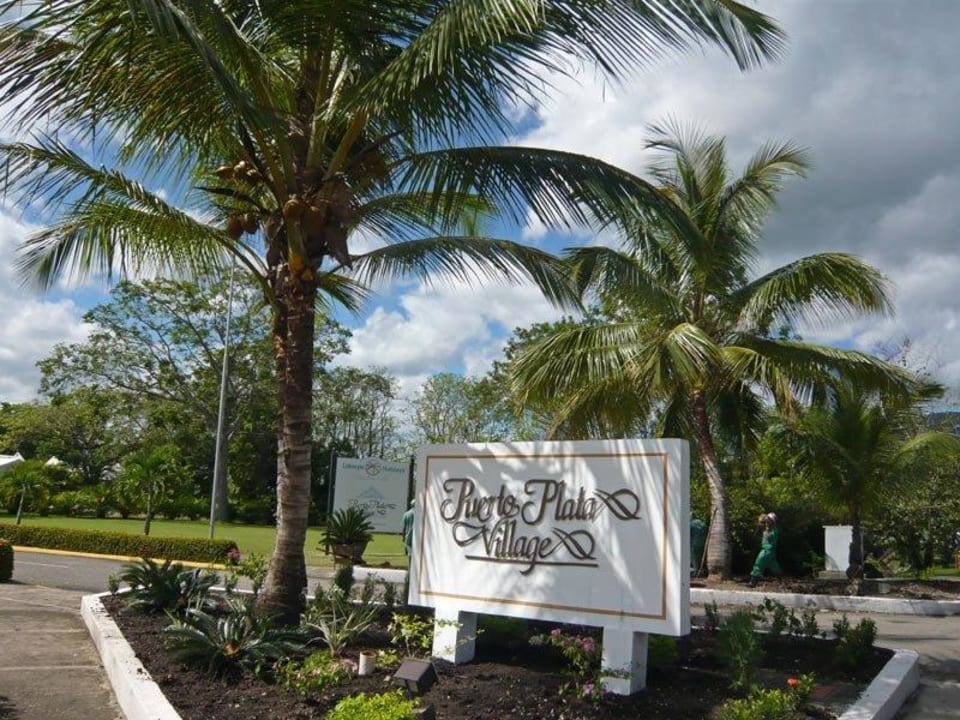 Hoteleinfahrt Puerto Plata Village
