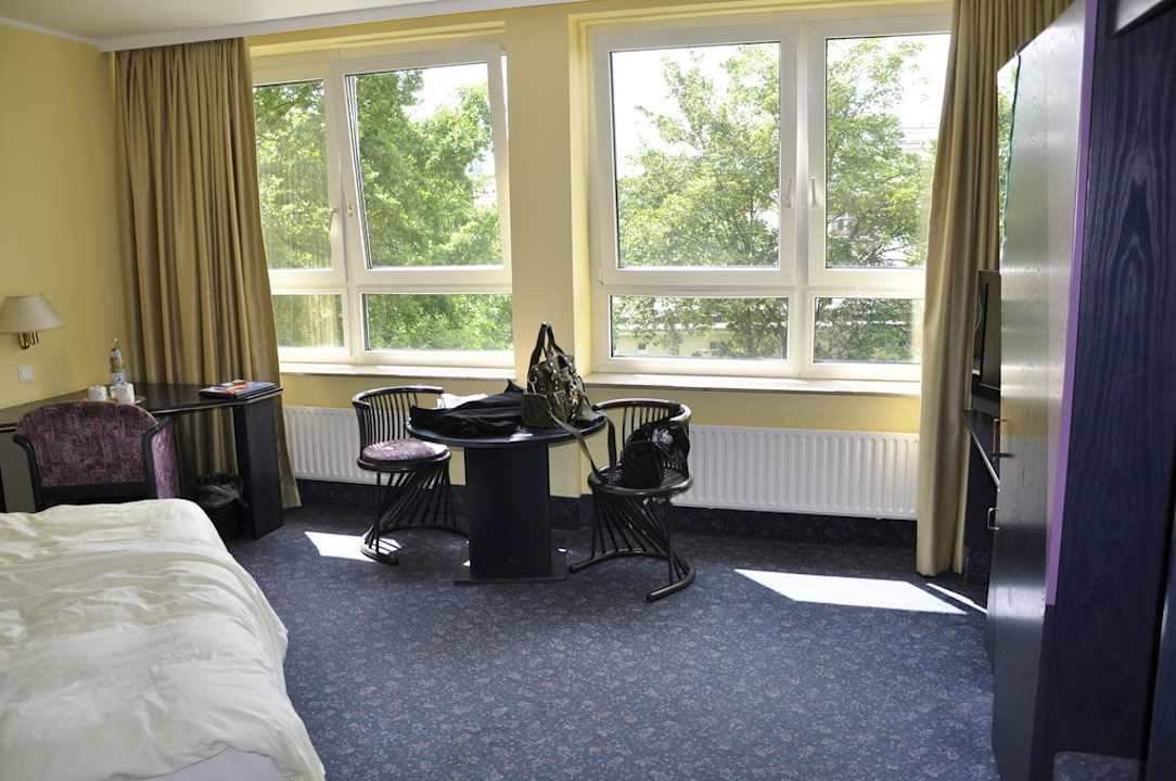 Zimmerblick  Hotel Domicil Hamburg by Golden Tulip