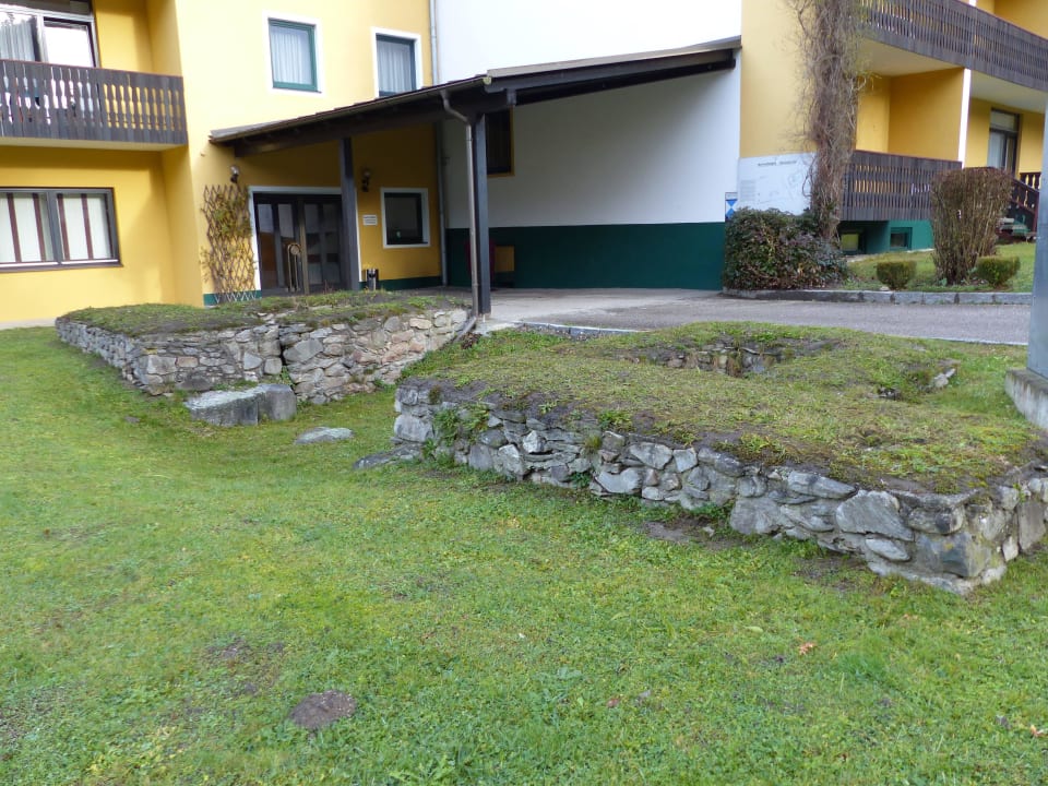 Reste eines Römerkastells direkt am Hotel Riverresort Donauschlinge
