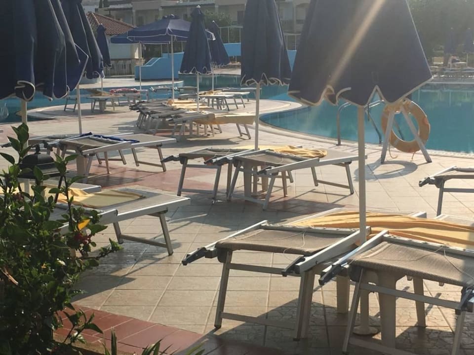 ... Liege nur mit Handtuch-Reservierung :( Lindos Princess Beach Resort & Spa