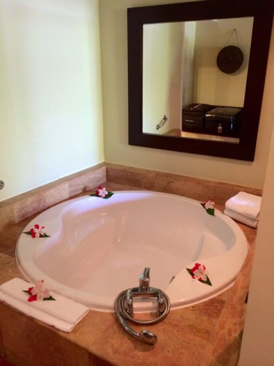 Badewanne mit Deko  Catalonia Royal Bavaro - Adults only
