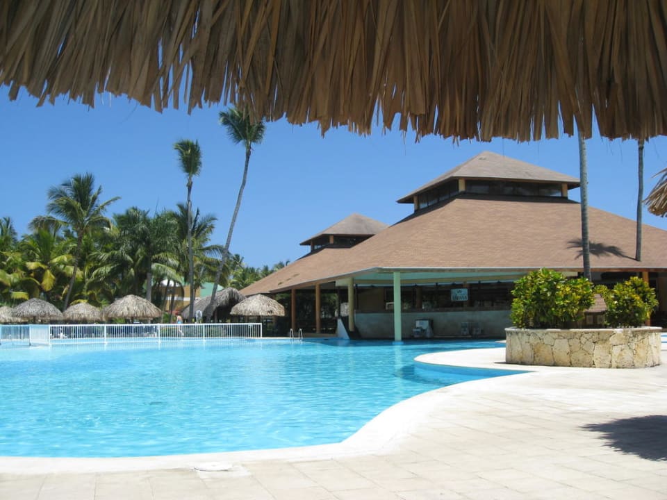 Pool hinter der Punta Cana-Lobby Grand Palladium Select Bávaro Resort & Spa
