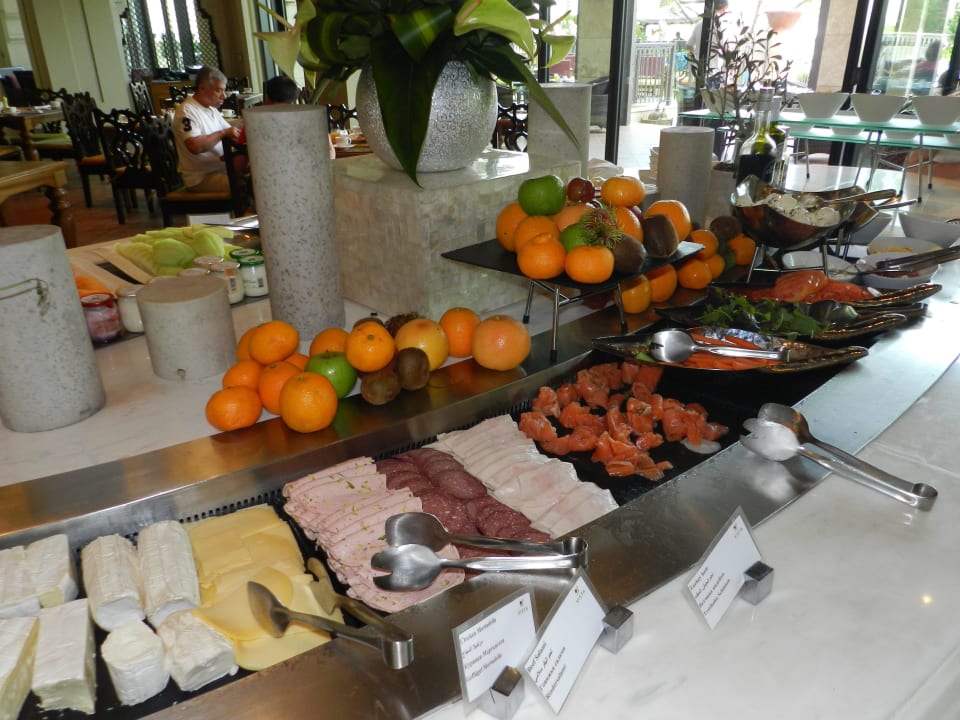 Frühstücksbüffet Ajman Saray, a Luxury Collection Resort