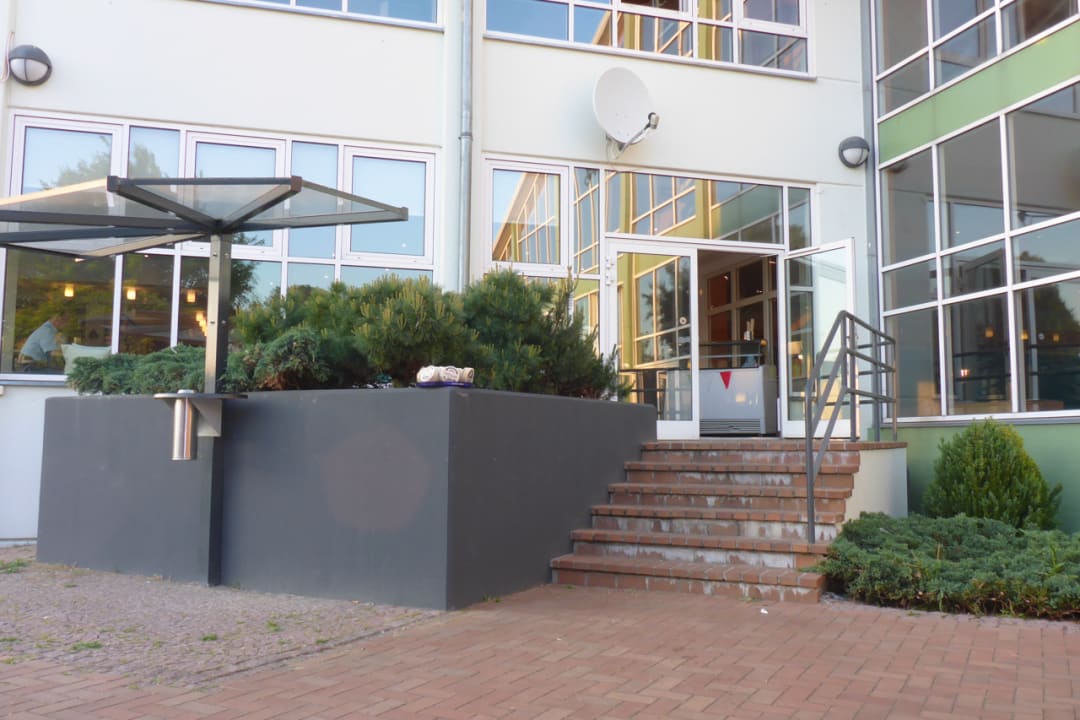 Engang Restaurant vom Biergarten aus Hotel Havellandhalle Resort