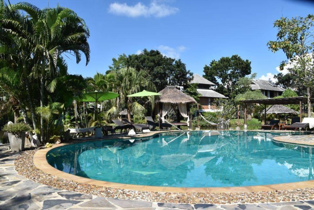 Wunderschöne Poolanlage Baan Chai Thung Resort