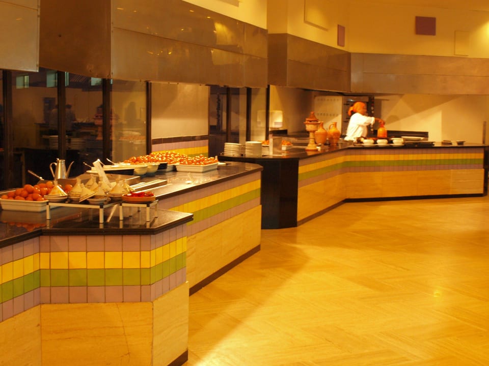 Büffettresen vom Restaurant Iberostar Waves Founty Beach