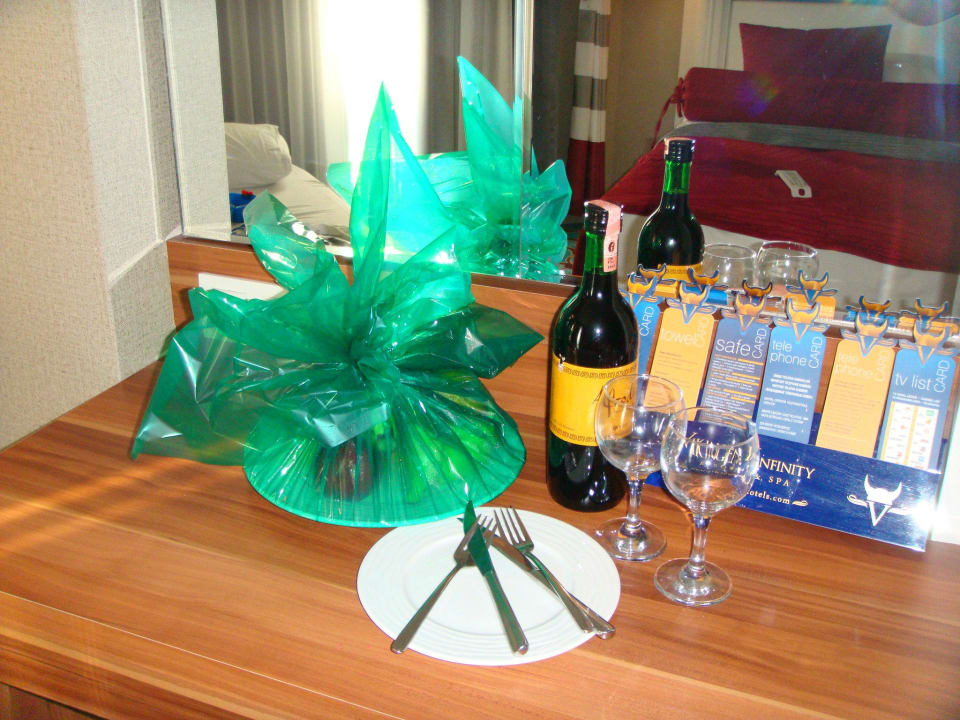 Obstkorb und Wein zur Begrüßung Vikingen Infinity Resort & Spa