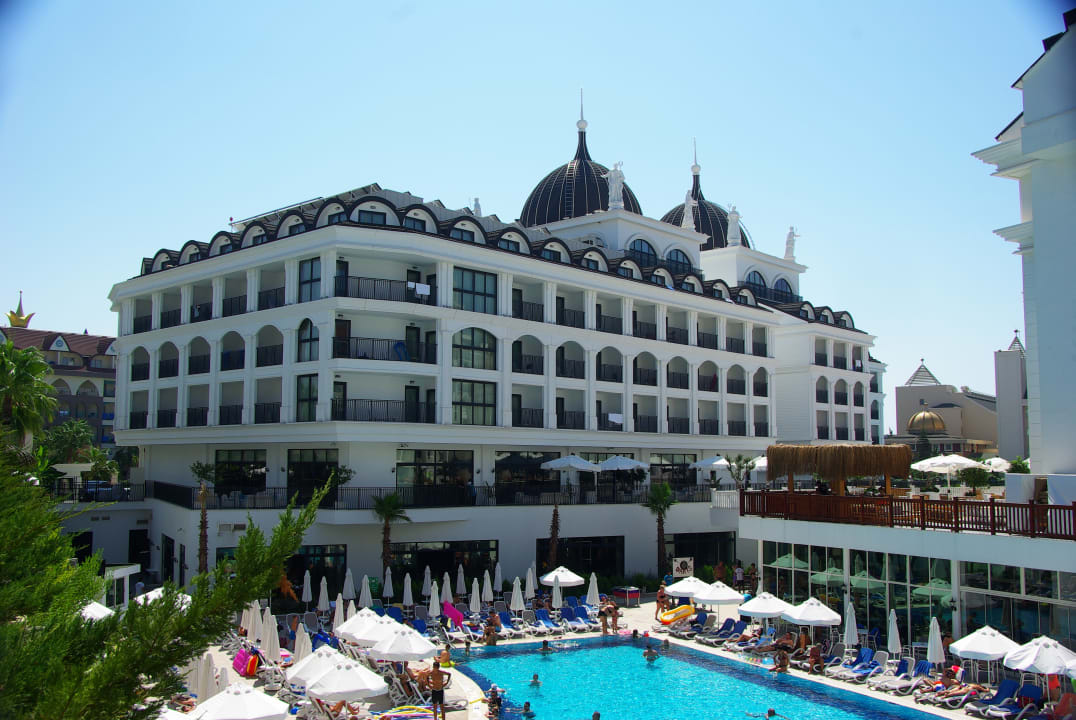 Pool Well Palace Side