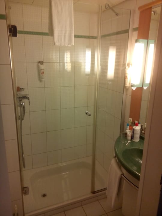 Zimmer Hotel Ibis Baar / Zug