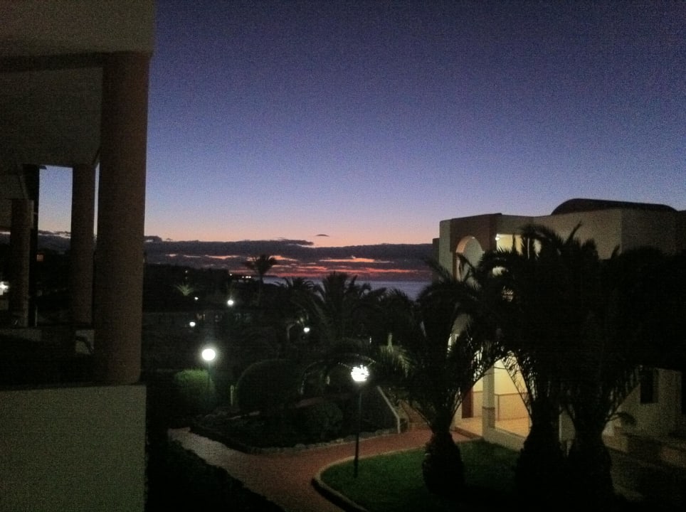 Blick aus dem Zimmer am Morgen SBH Hotel Royal Monica