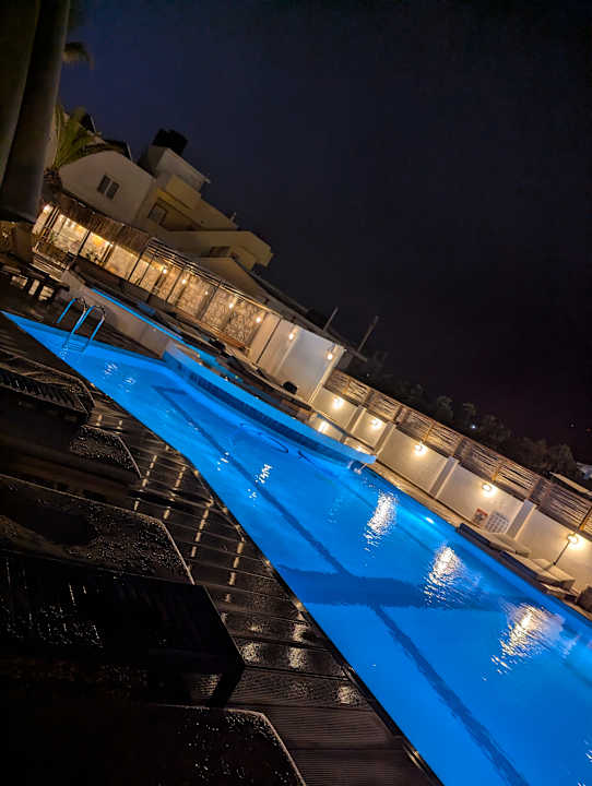 Pool Enorme Maya Beach