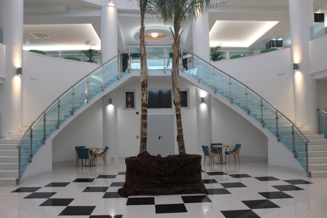 Treppe zur Rezeption Grand Blue Beach Hotel