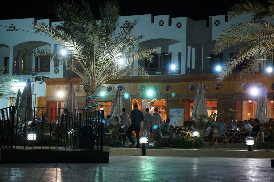 Abendessen Happy Life Village