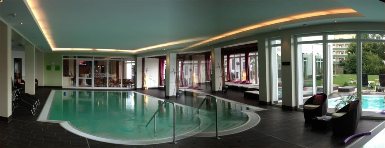 Pool Hotel Holzapfel