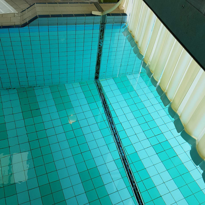 Pool DORMERO Hotel Bonn - Windhagen