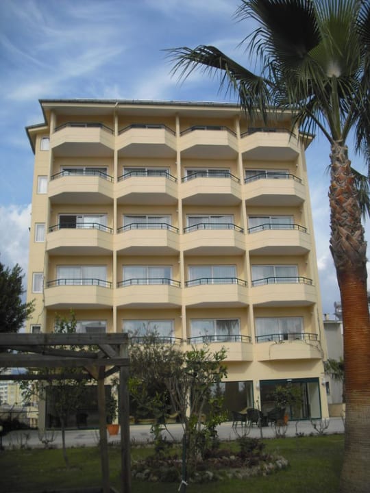 C-Block von vorn Aska Hotel Just in Beach