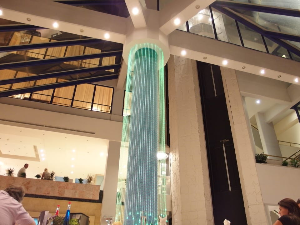 Mainbar im Hauptgebäude Kresten Palace Hotel