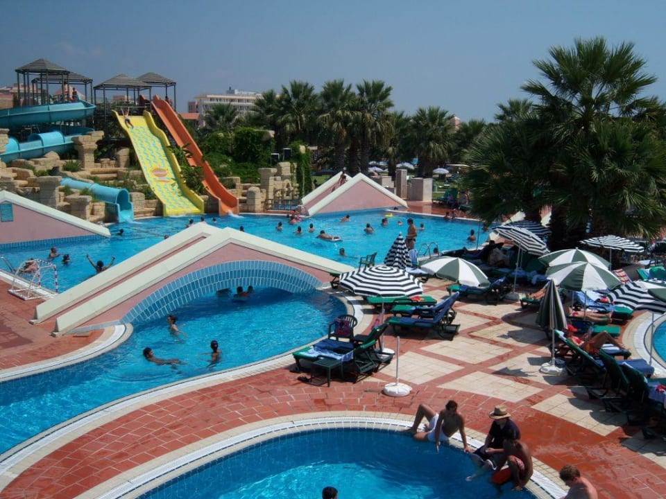 Poolanlage mit Rutschen Megasaray Club Belek