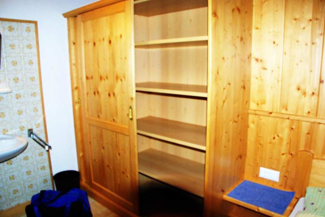 Schränke am Gang nochmal einige Ferienheim Foischinghof