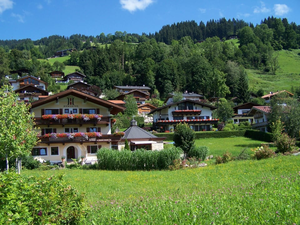 Ansicht von der Straße Hubertus Hotel & Apartments