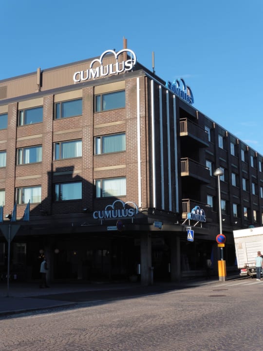 Das Cumulus von außen Scandic Oulu Station