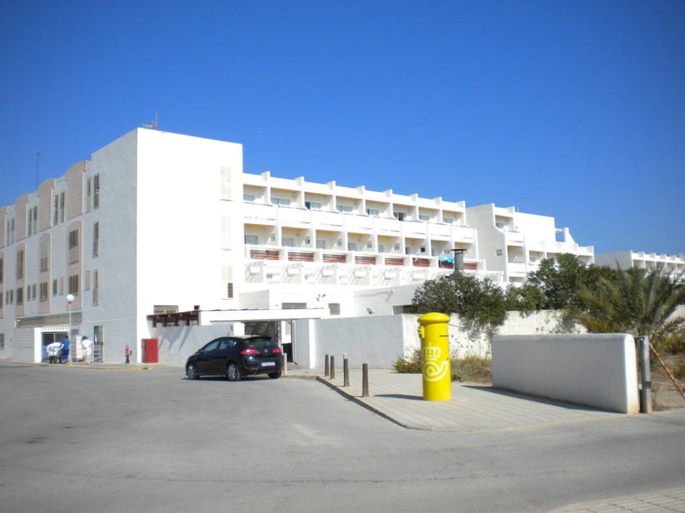 Von der Bushaltestelle Grand Palladium White Island Resort & Spa