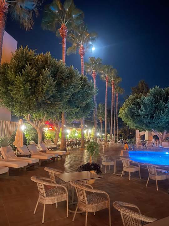 Gartenanlage Nerton Hotel - Erwachsenenhotel ab 16 Jahren