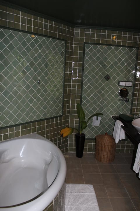 Bad Angkor Village Resort