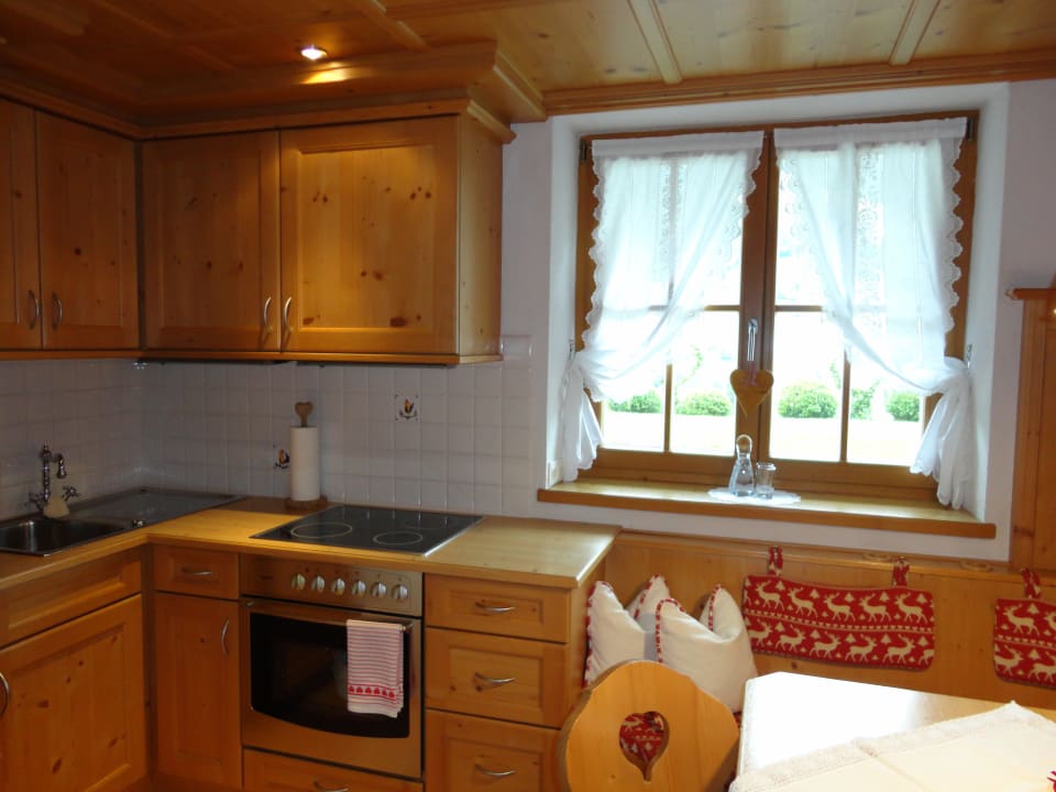 Wohnküche mit traditioneller Gemütlichkeit Alpenferienwohnung Strickner