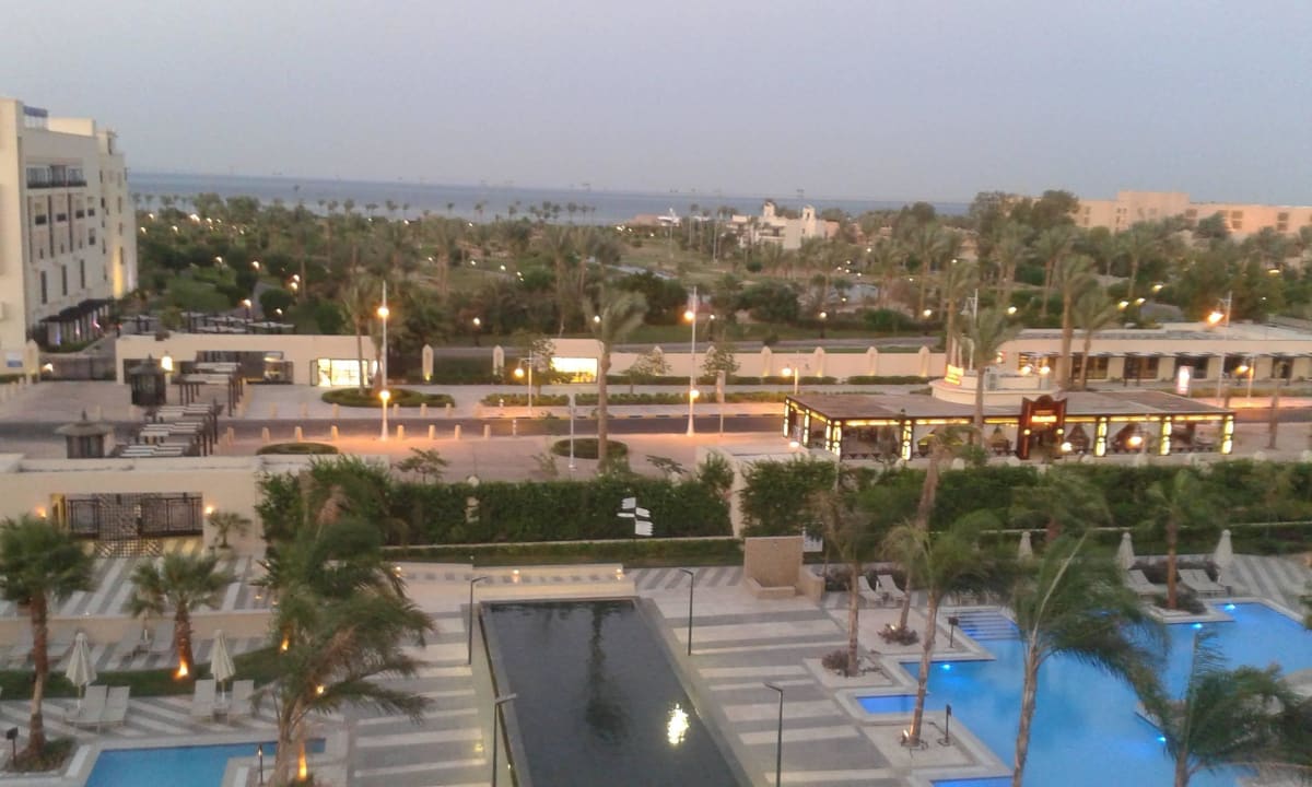 Ausblick von der Sky Bar Steigenberger Aqua Magic