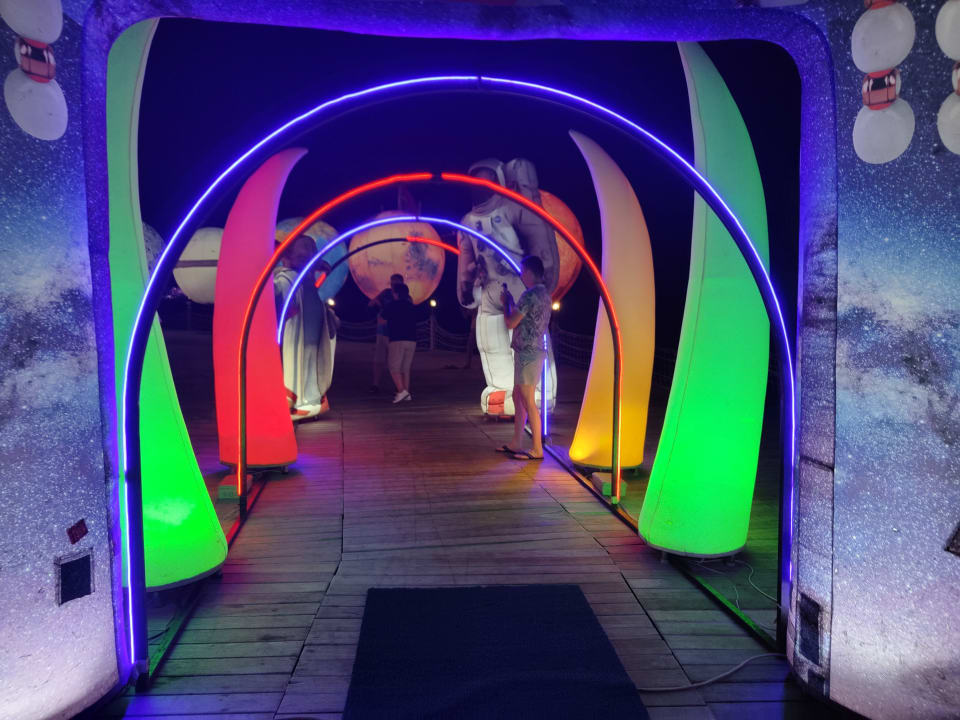 Sonstiges Azura Deluxe Resort & Spa Hotel