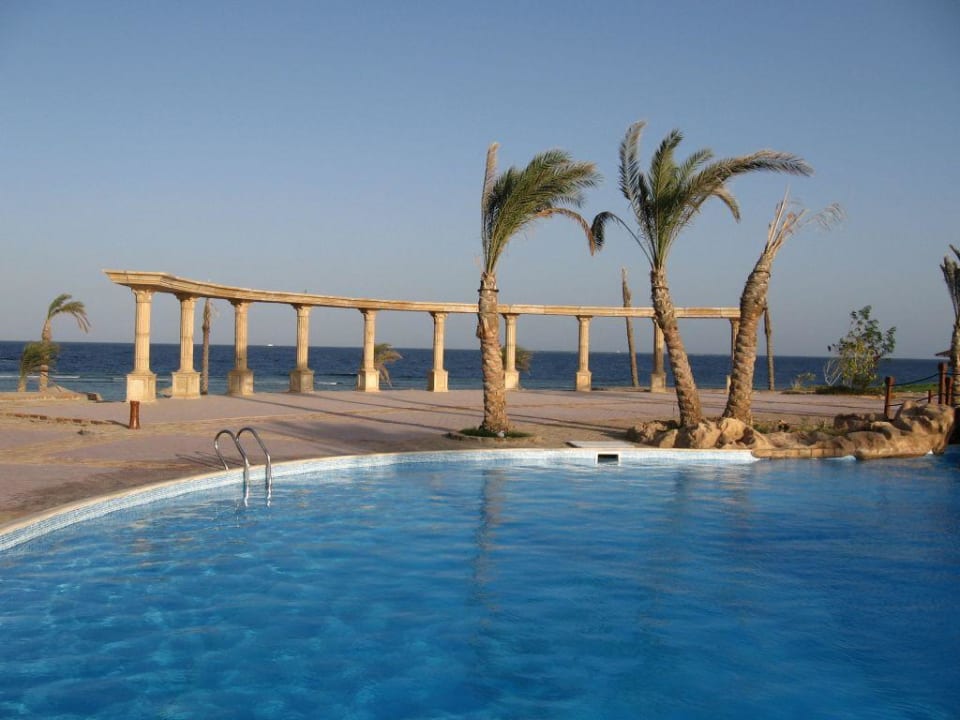 Basen Three Corners Equinox Beach Resort