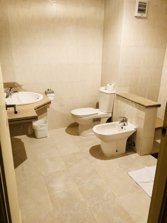 Zimmer Brayka Bay Resort