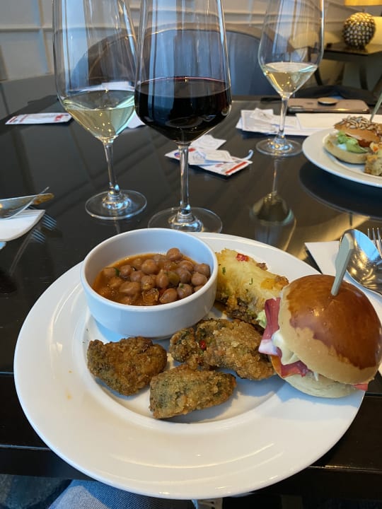 Gastro Hilton Istanbul Bomonti Hotel & Conference Center