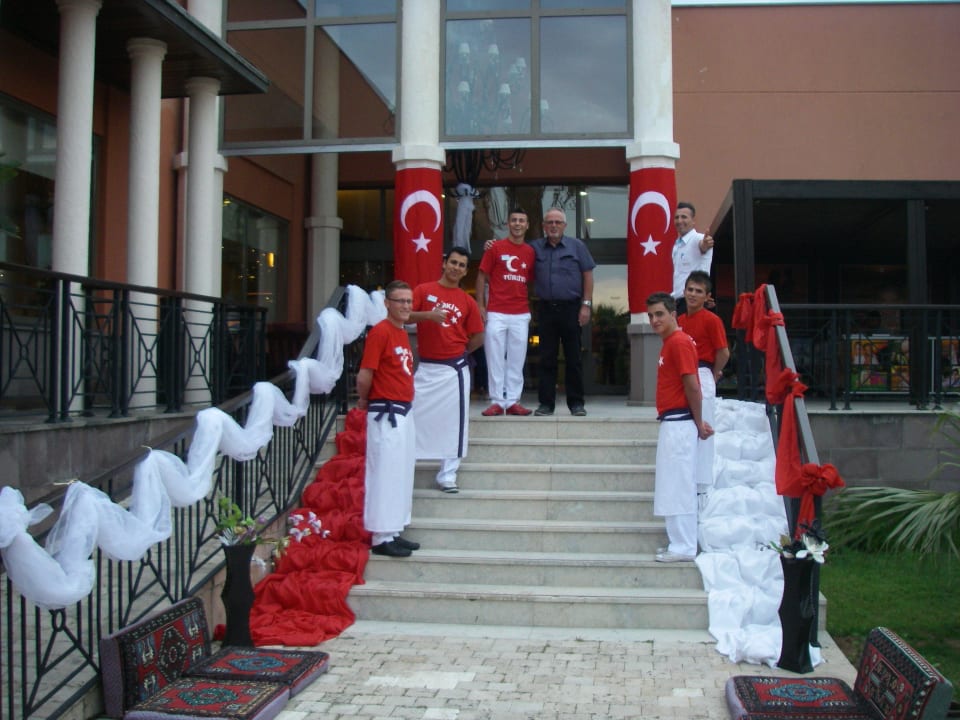 Herzlicher Empfang zum Türkischen Buffet TUI BLUE Palm Garden