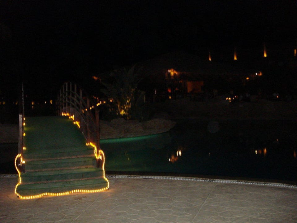 Večerní pohled Pyramisa Beach Resort Sahl Hasheesh