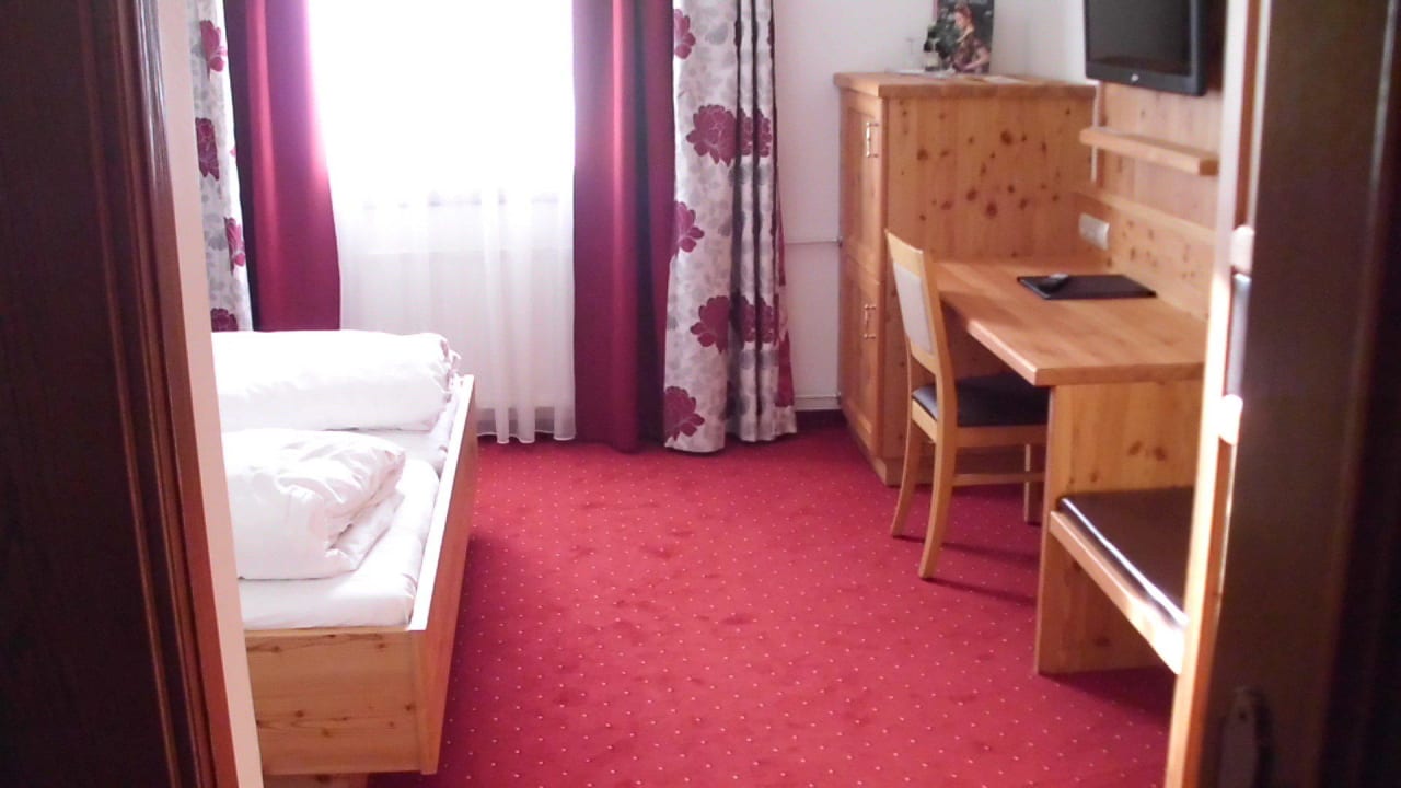 Das Classic Doppelzimmer Nr. 212 Hotel GUT Trattlerhof & Chalets