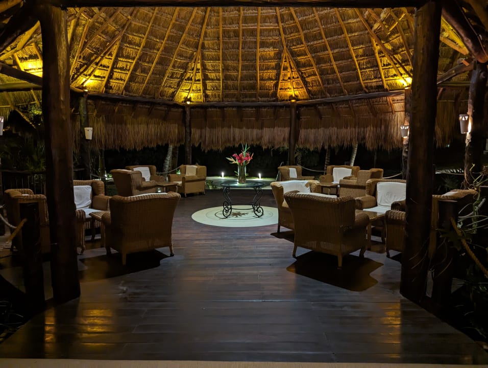 Lobby Akumal Bay Beach & Wellness Resort