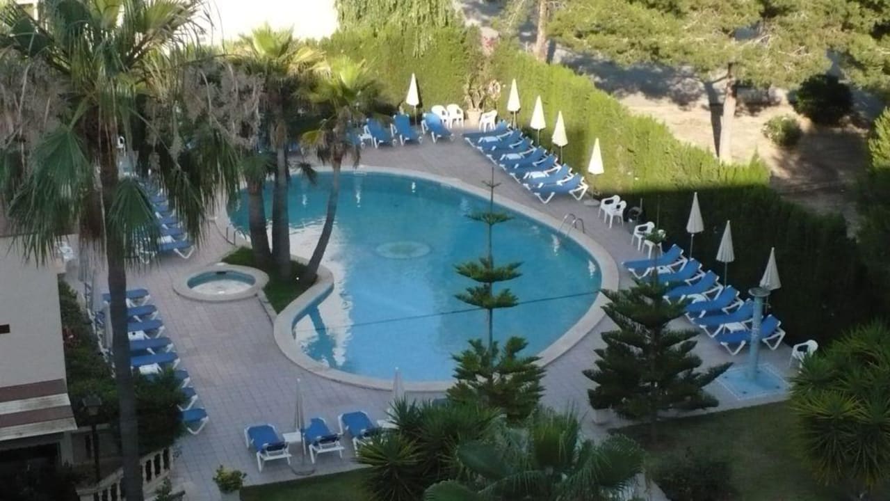 Hotelowy basen Hotel Metropolitan Playa