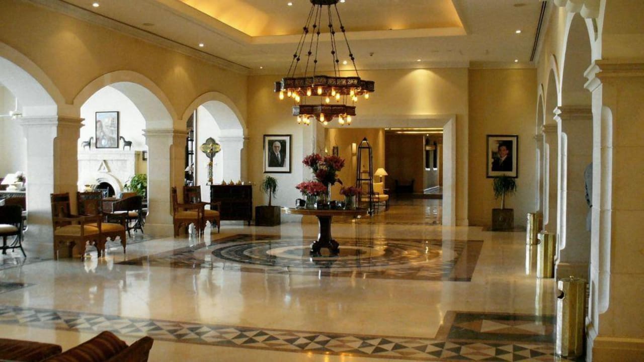 Lobby Mövenpick Resort & Spa Dead Sea