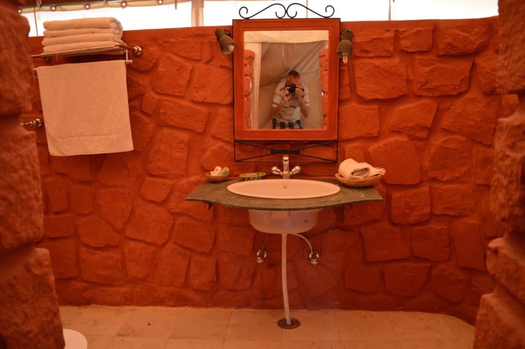Zelt von Innen Hotel Mirvana Nature Resort