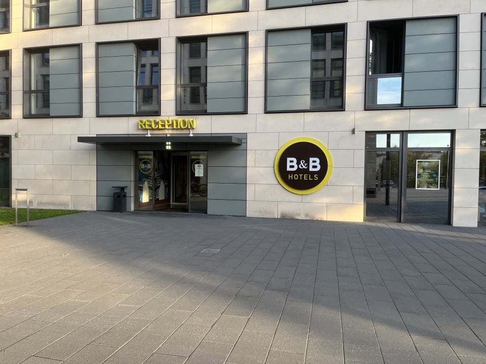 Außenansicht B&B Hotel Braunschweig-City