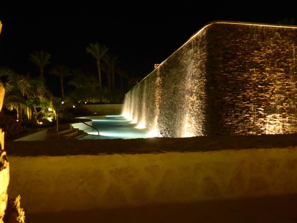Infinity Pool am Abend Makadi Spa - Adults only