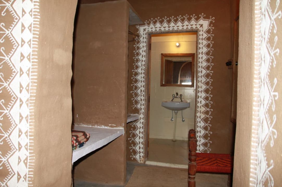 Ein(Alb)traum von Bad Hotel Desert Resort Mandawa