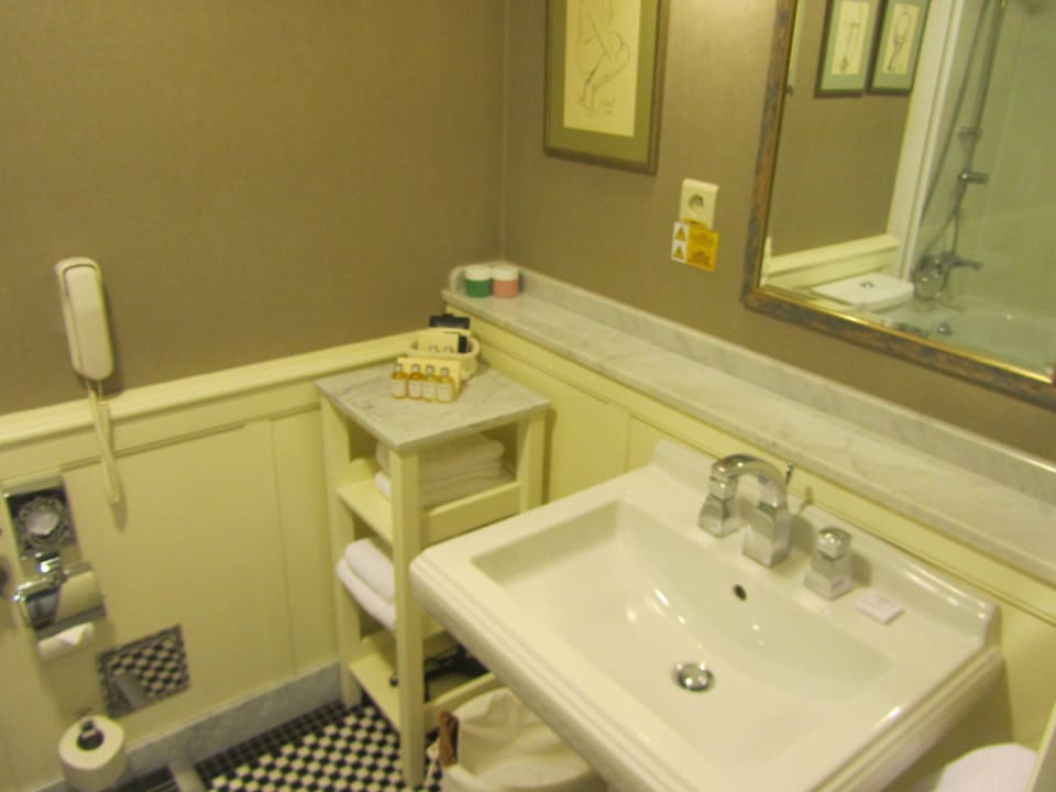 Bathroom Marrol's Boutique Hotel