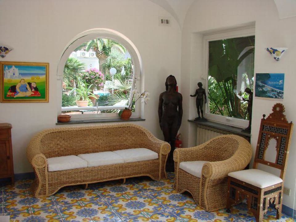 Dettaglio Hall Semiramis Hotel de Charme