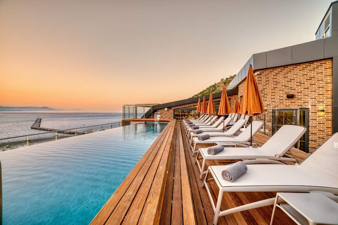 Pool Numa Port Hotel